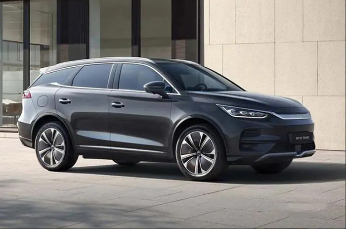 إطلاق 2025 BYD Tang في الخارج بتكوينات أكثر ثراءً ومجهزة بمحركات أمامية وخلفية مزدوجة